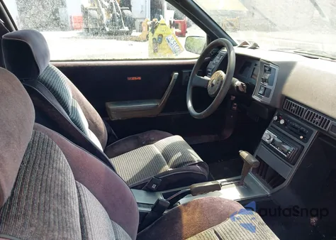 1988 Chevrolet Cavalier Z24 из США, поврежденный, VIN 1G1JF11W2J7182359